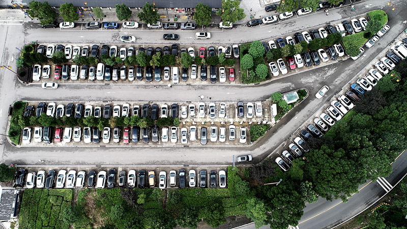 免費(fèi)停車！大連游客為黃龍洞景區(qū)停車場點(diǎn)贊